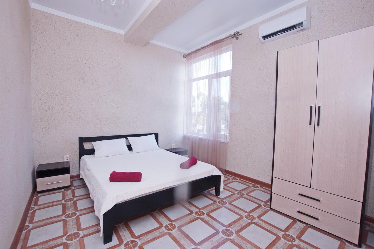 Guest House Belyi Lebed Sukhumi Exterior photo