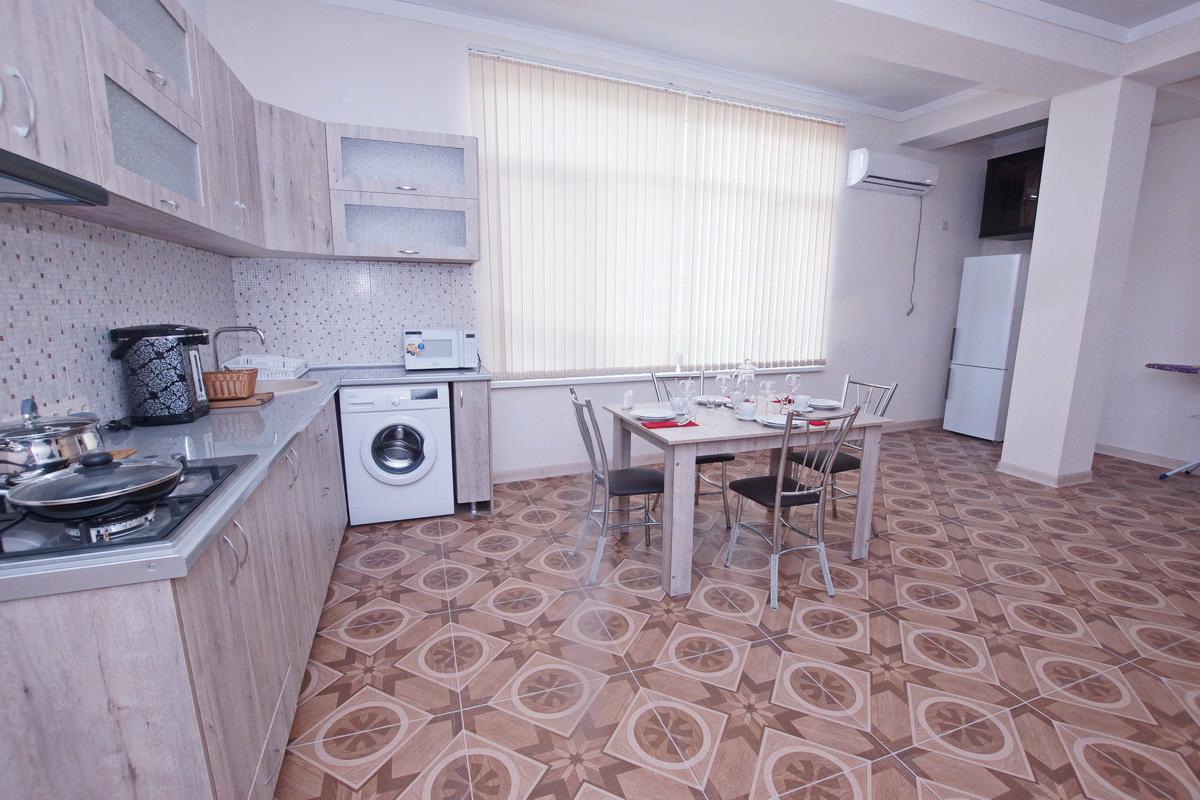 Guest House Belyi Lebed Sukhumi Exterior photo